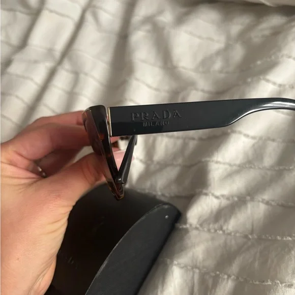 PRADA Tortoise Shell Sunglasses - Picture 3 of 3